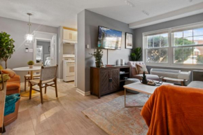 Cozy Condo in City: Just Steps to the Metro!